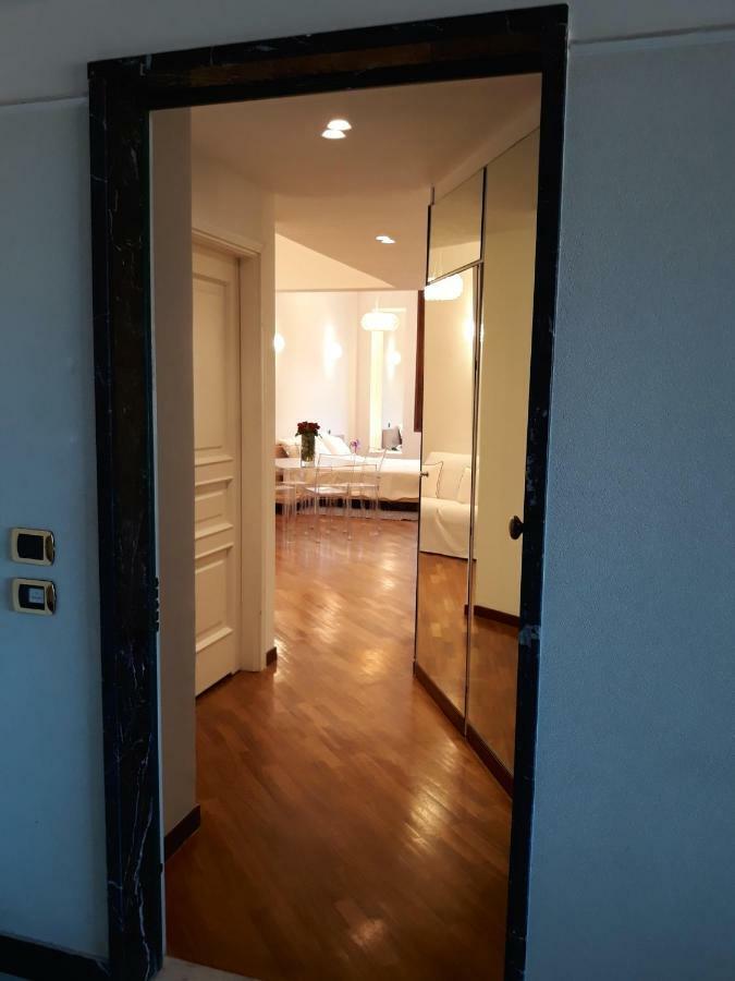 Ad Home Centro Genoa Bagian luar foto